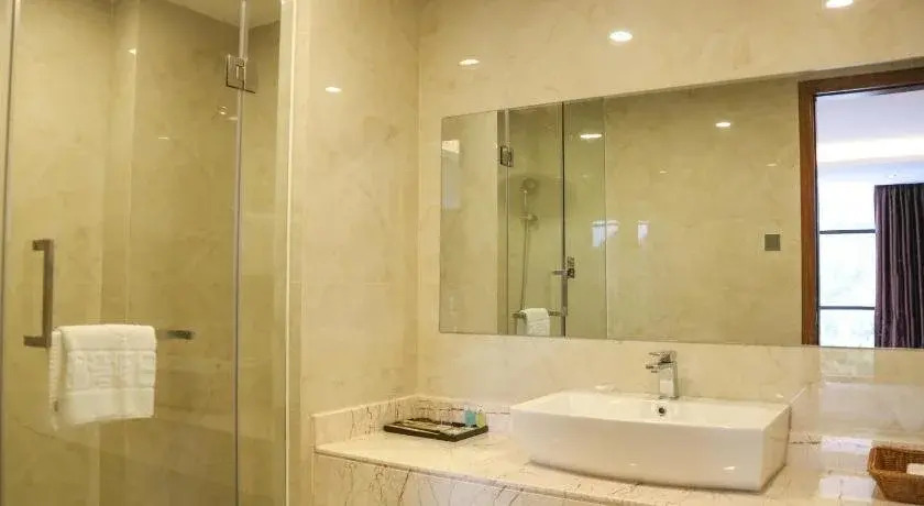 Irvine Holiday Hotel