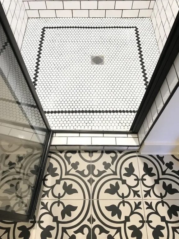 The Landing Hotel and Dining