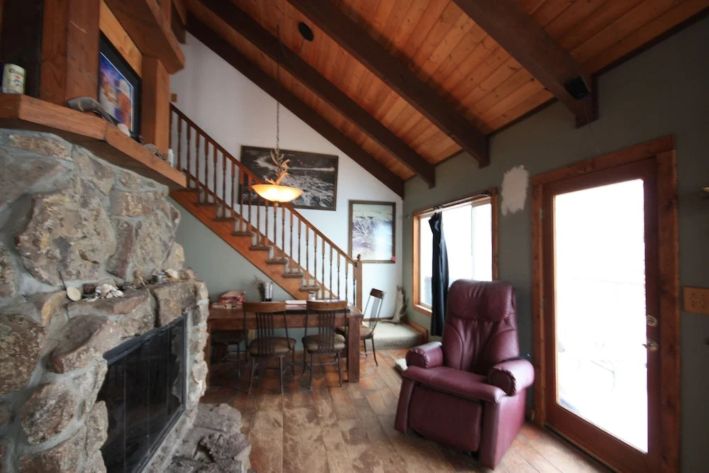 Mountain View 2 Bedroom Condo