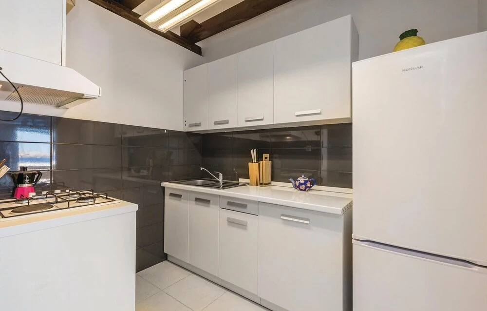 Beautiful apartment in Jablanac w/ 2 Bedrooms