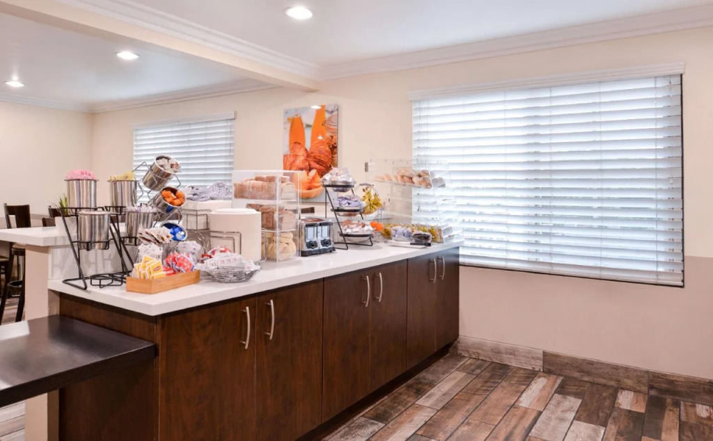 Best Western Airport Plaza Hotel   LAX Airport LA Stadium