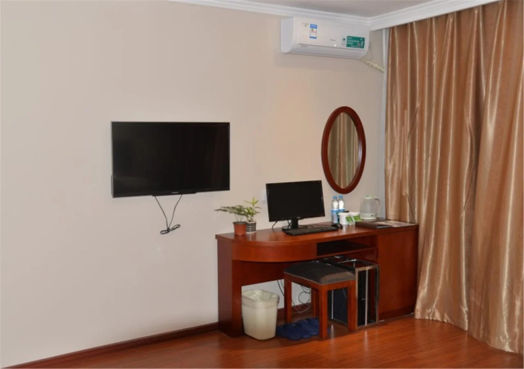 GreenTree Inn BeiJing TongZhou District XuXinZhuang Town TongShun Road CaoSi Village Shell Hotel