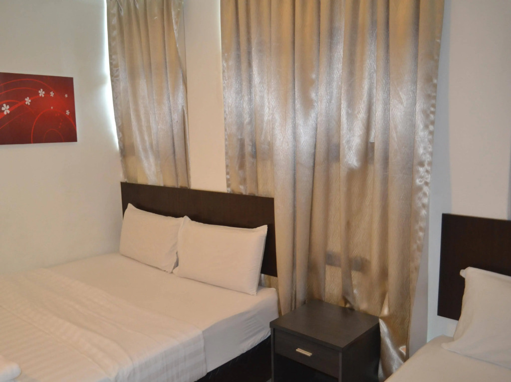 Apple 1 Hotel Gurney