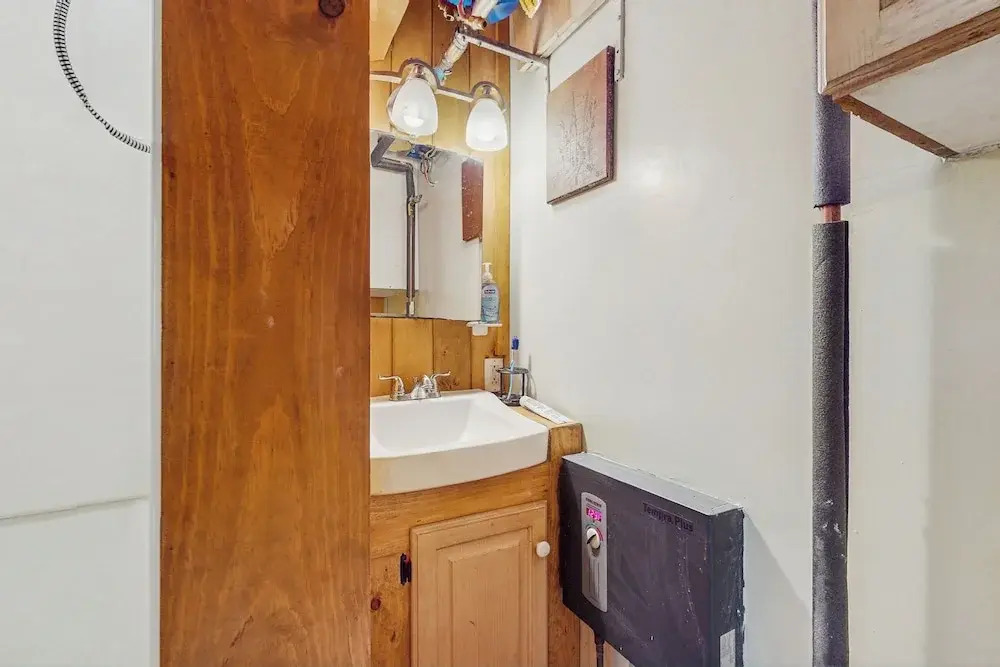 Tiny House at Sugarbush North: Adventure Hub!