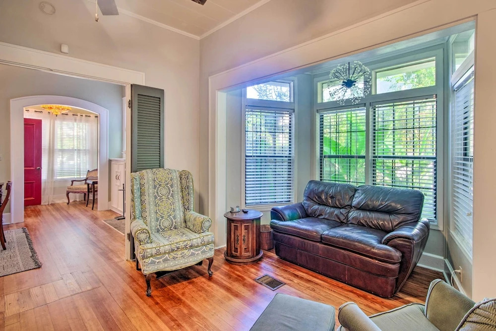 Pet-friendly Natchez Home: Walk to Downtown!