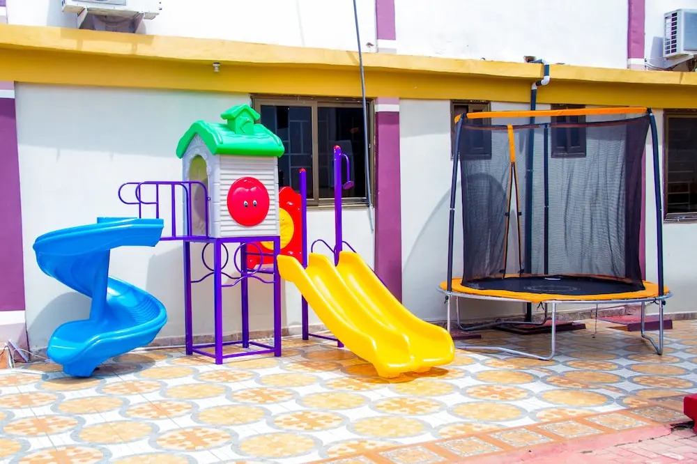 Glamossay Hotel