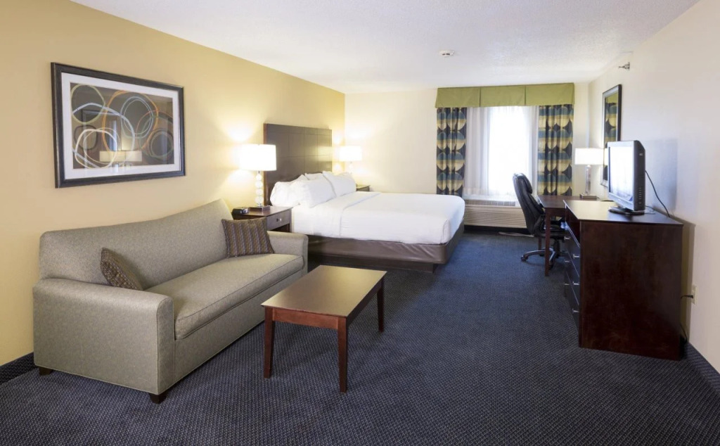 Holiday Inn Express Hotel & Suites-Saint Joseph by IHG