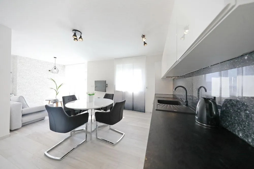 Luxury Majpruz Suites