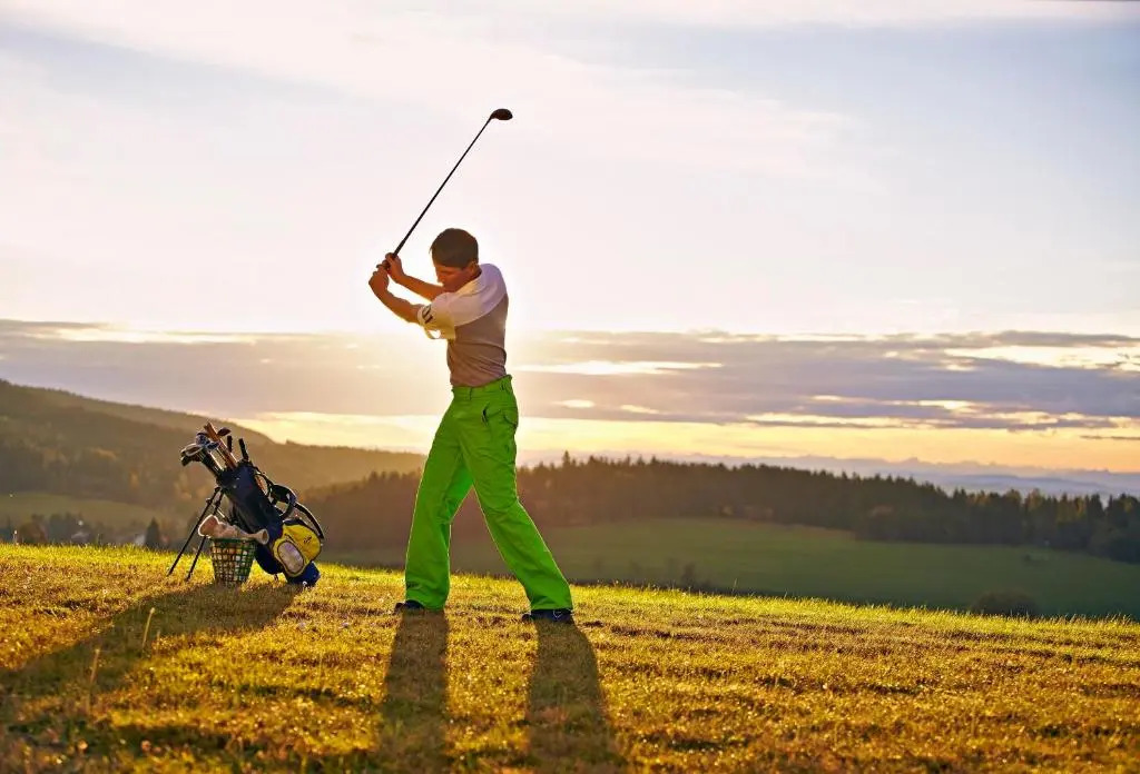 Schwarzwald Wellnesshotel SAIGERHÖH I Spa Golf & Wandern über dem Titisee