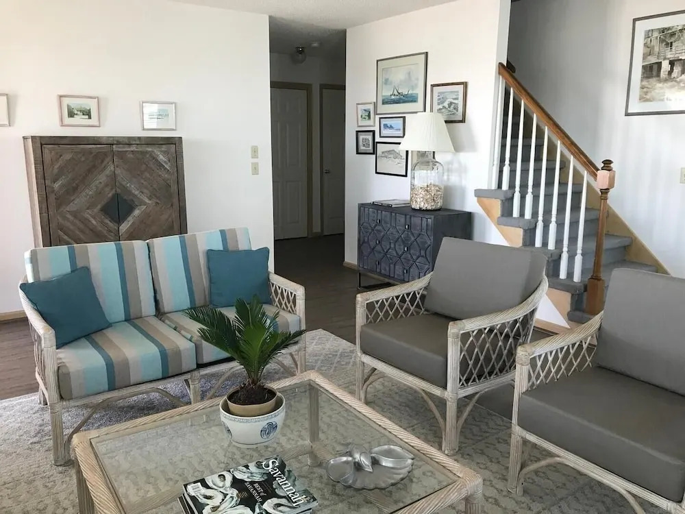 Holland - 4 Br Home