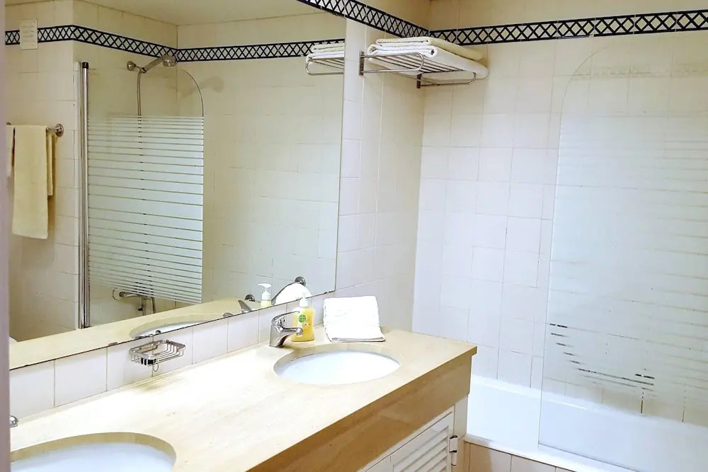 Apartment With 3 Bedrooms in Funchal, With Wonderful sea View, Shared Pool, Furnished Balcony - 500 m From the Beach