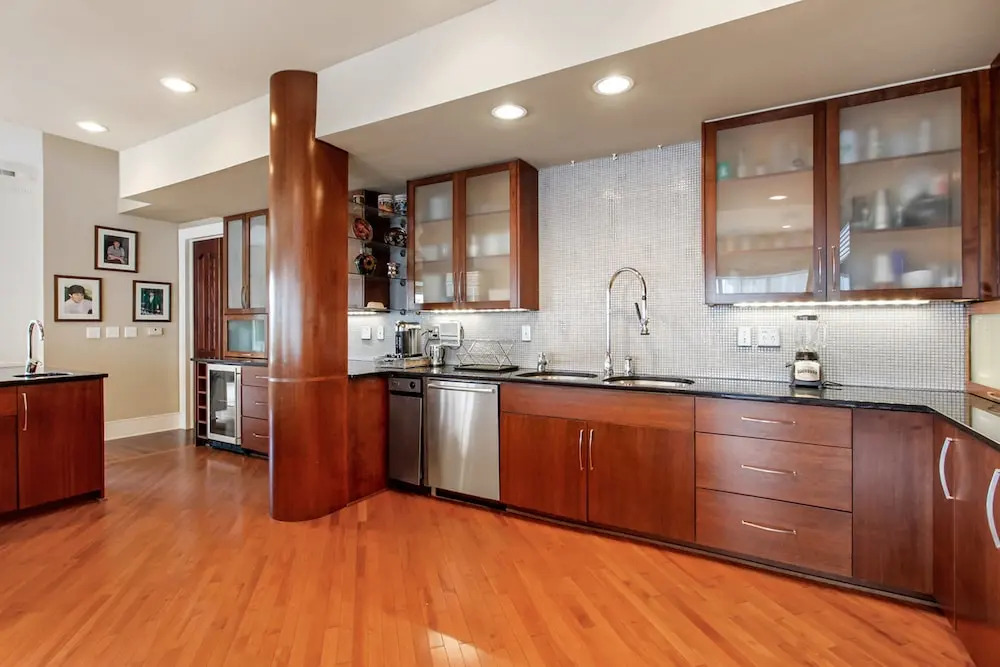 300 Drayton Condo 4 Bedrooms 3.5 Bathrooms Condo