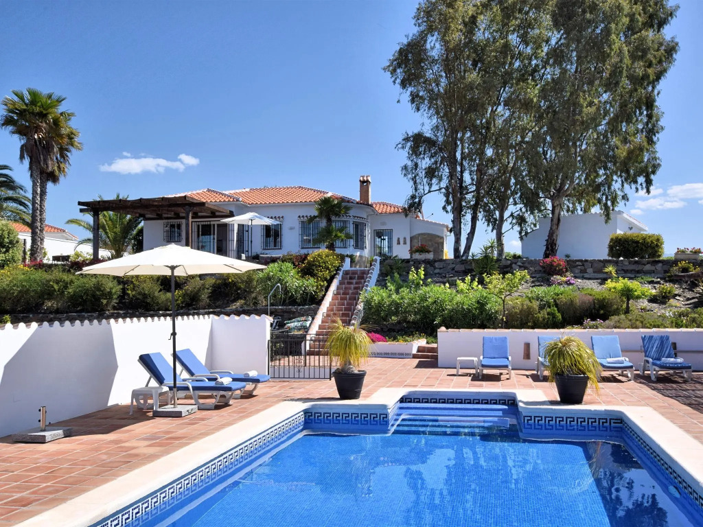 Villa in Sayalonga with Private Pool