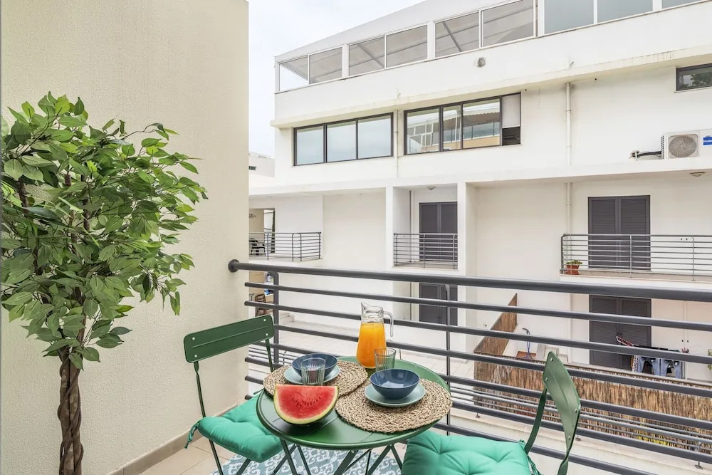 Funchal Holidays, Near the Beach - Lido View Calla