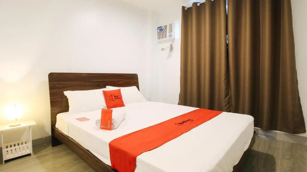 RedDoorz near Zobel Roxas St