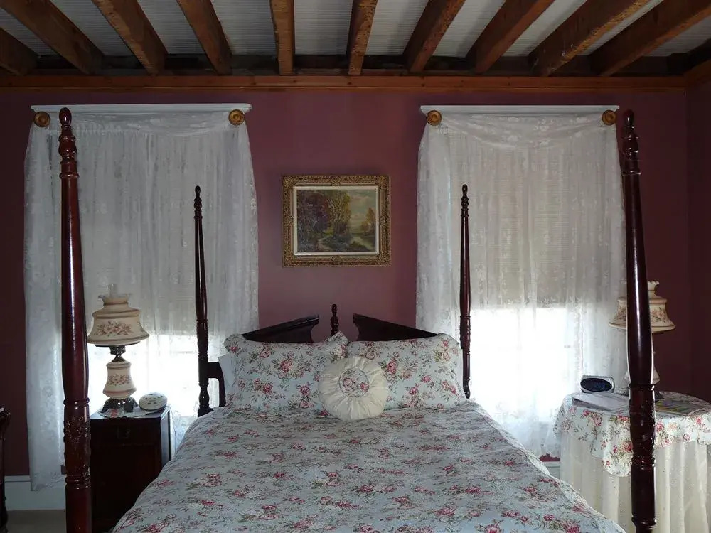 J.D. Thompson Inn