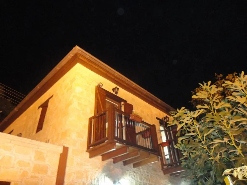 Magdalous House