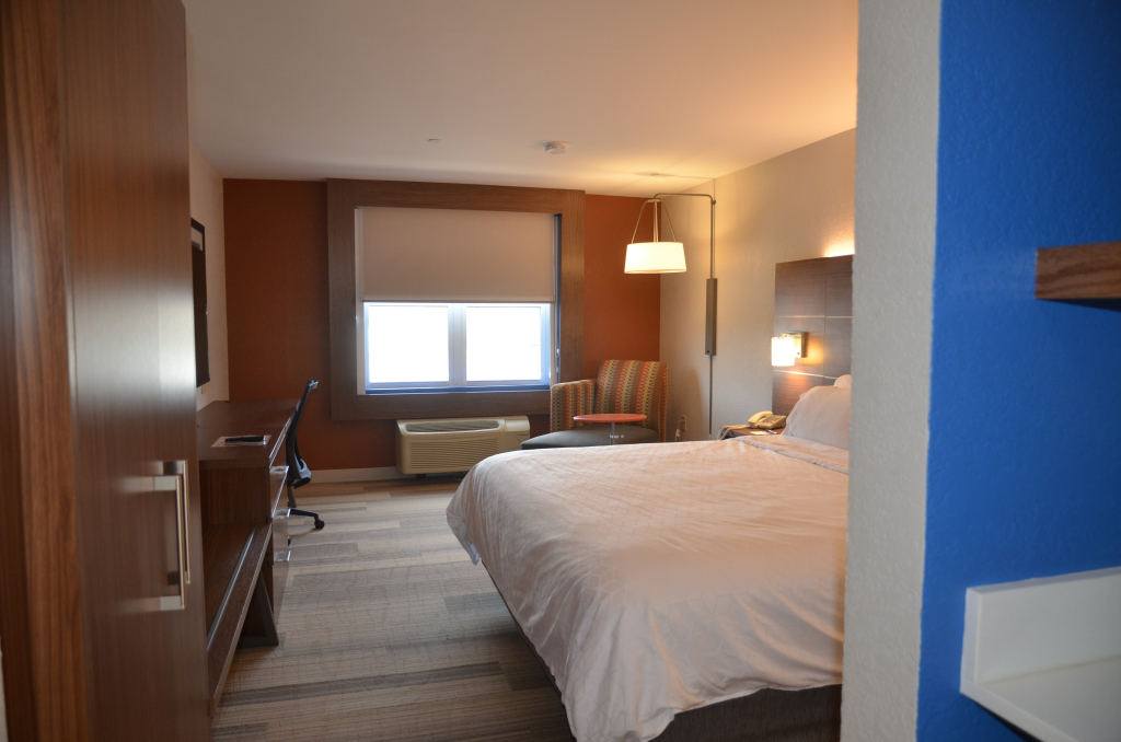 Holiday Inn Express & Suites Rochester by IHG