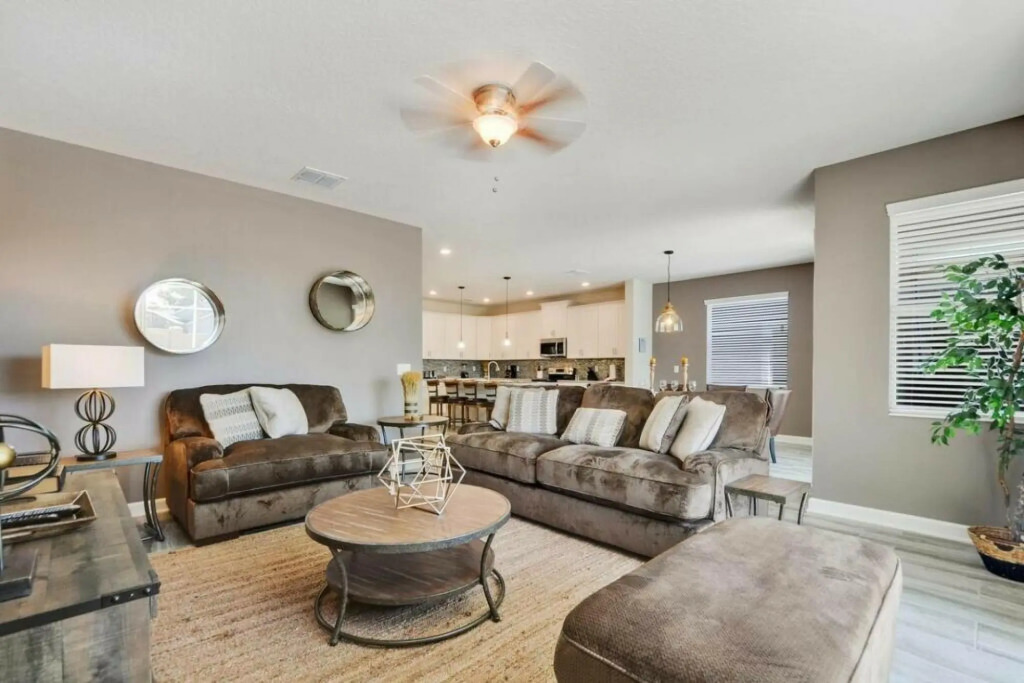 Fully Renovated 6BDR HomeChampions Gate Resort