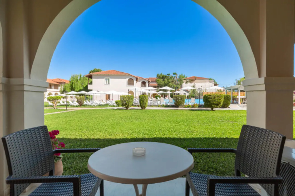 Kamari Apartments