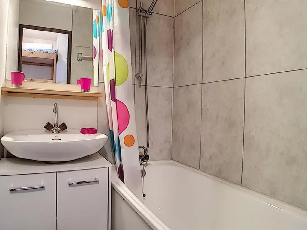 Appartement Les Menuires, 1 pièce, 3 personnes - FR-1-344-535