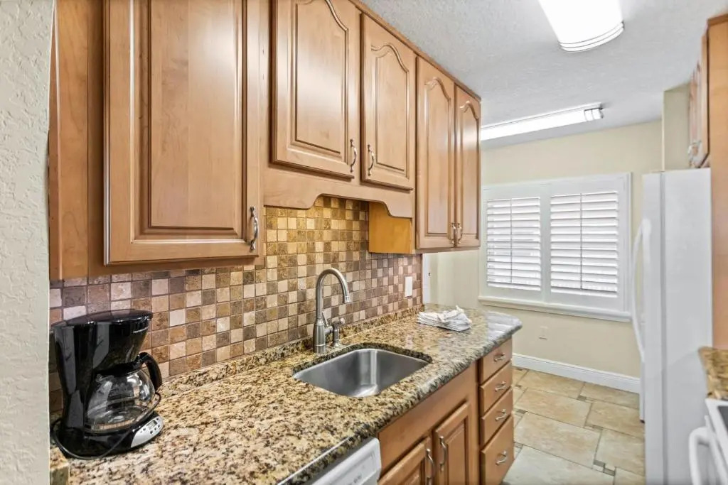 515 Madeira Norte Condo