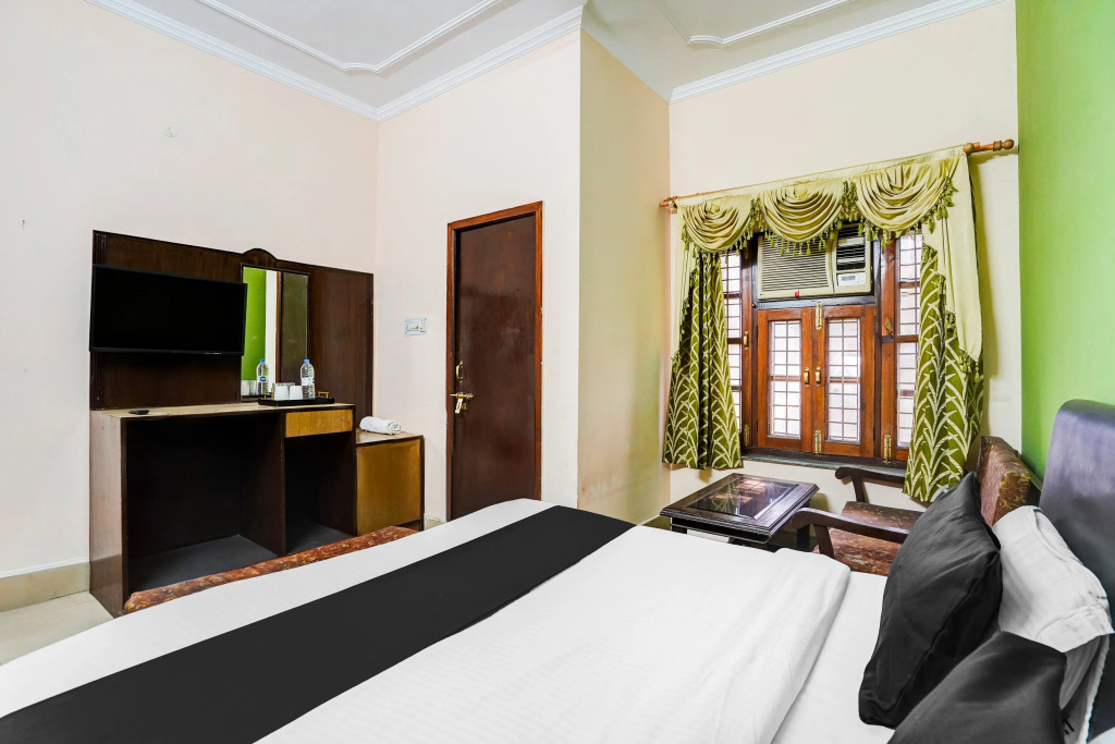 SPOT ON 46687 Hotel Prabhu