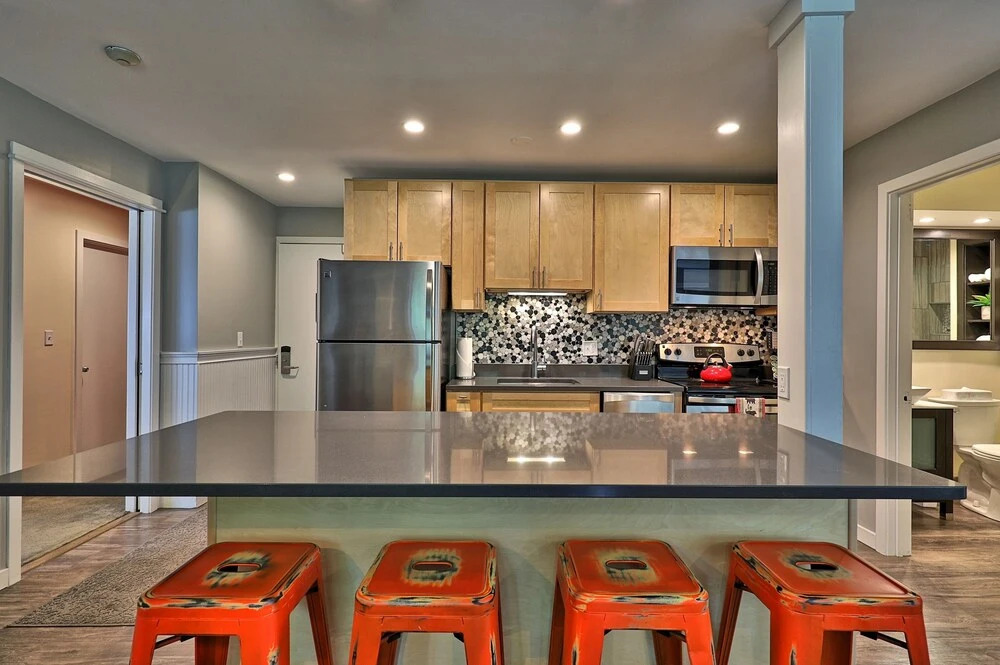 The Grande Suite at Killington: Sleeps 10 Guests, Close to Mountain!