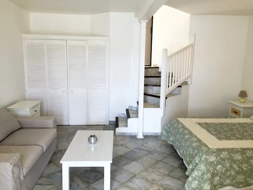 Idolem Residence