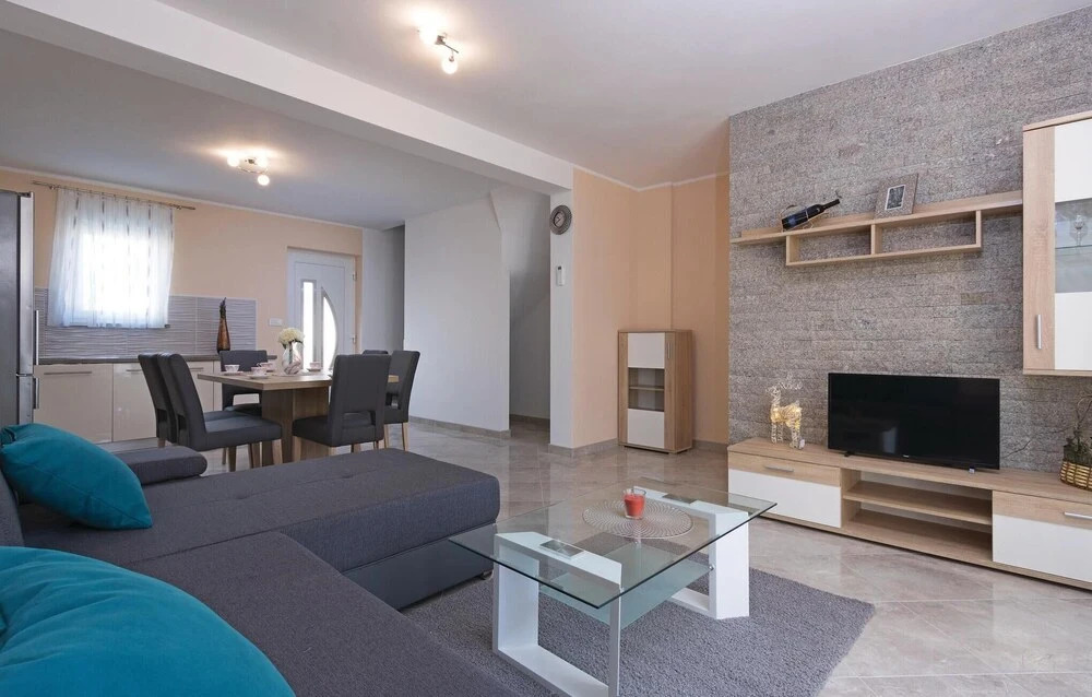 Four-Bedroom Holiday Home In Vodnjan