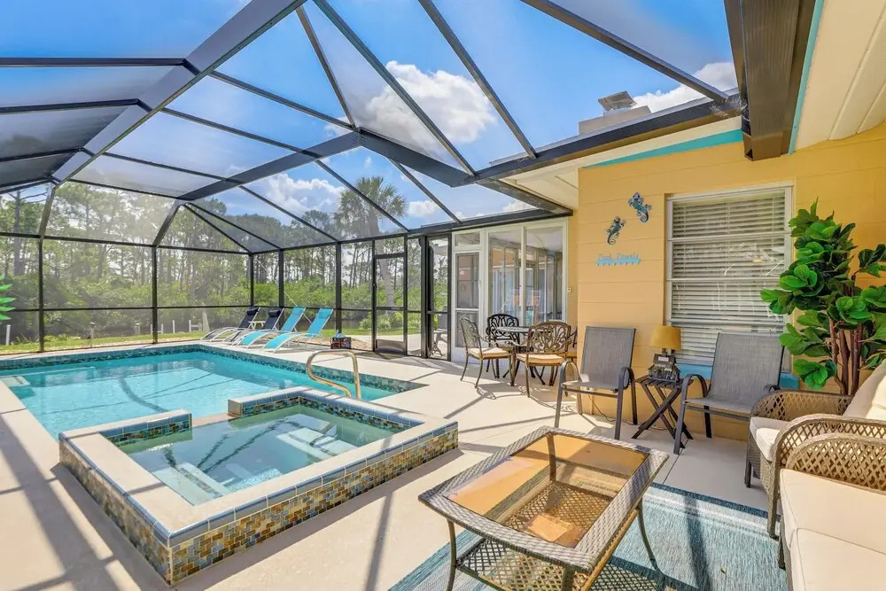 Sunny + Alluring Englewood Retreat w/ Dock!