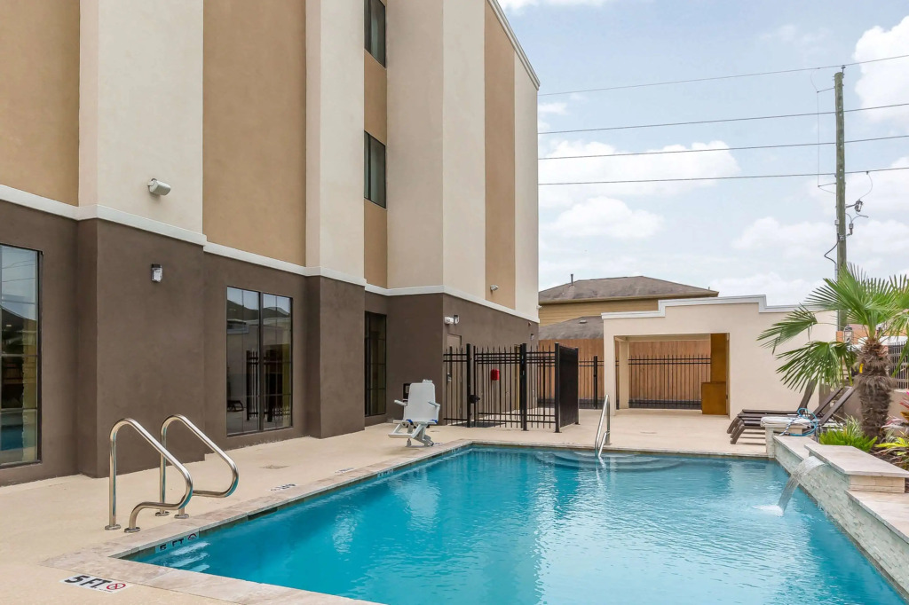 Comfort Suites Houston I-45 North