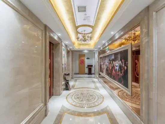 Vienna International Hotel (Changde College of Arts and Sciences Tobacco Factory)