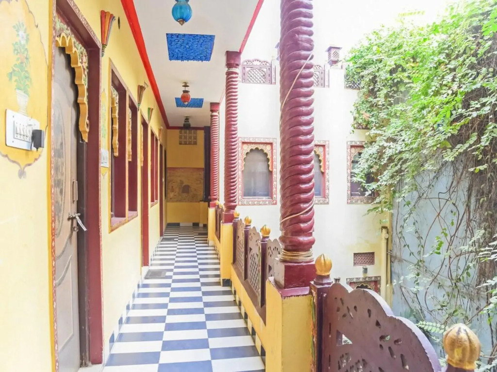 Sarvar Guest House
