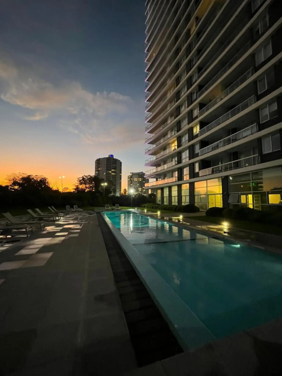 Apartamento en Torre One II (cerca de la playa, con piscina)