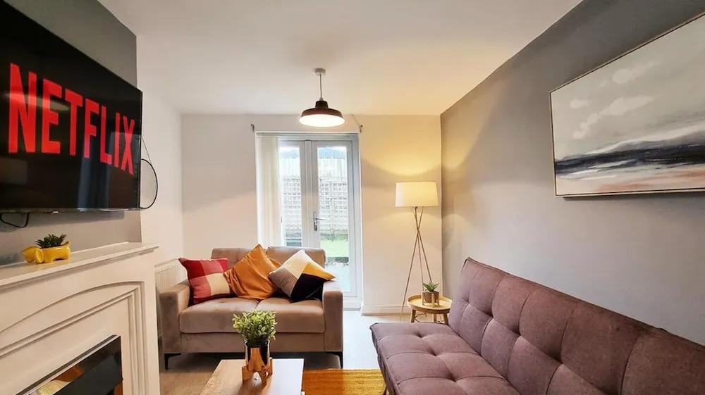 3-Bedroom Home near Manchester City