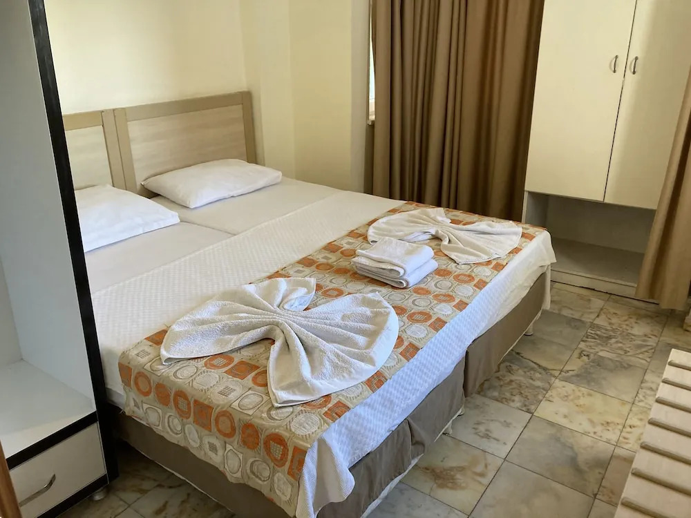 Popular 1 bed Apart Home in Central Side With Many on Site Amenities Facilities