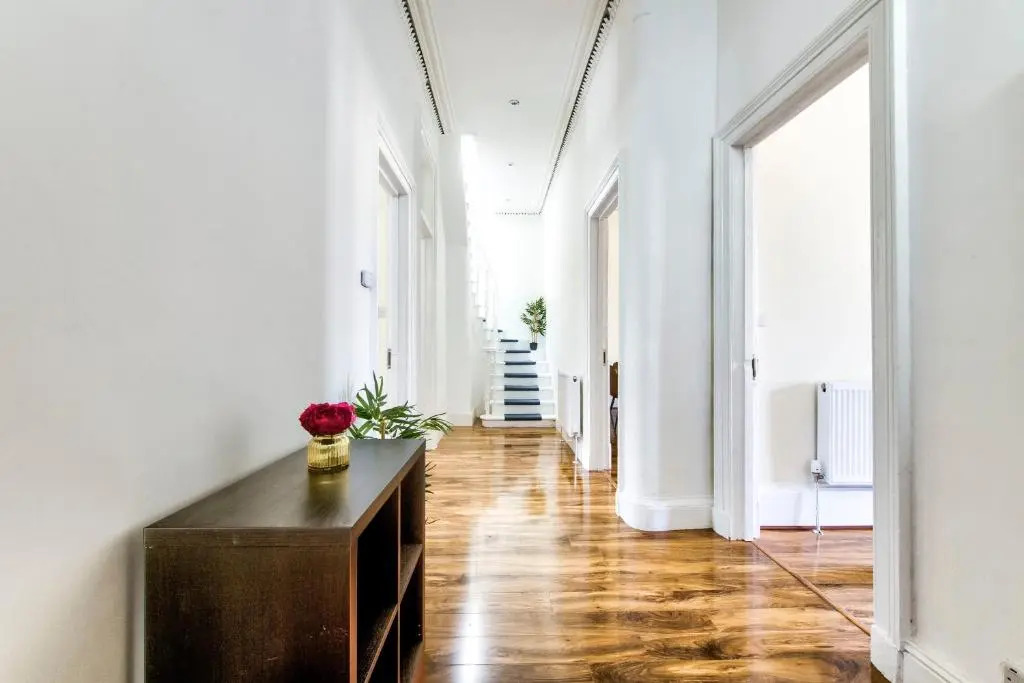 Stunning 5 bedroom apt, close to city centre, SEC, Hydro and motorway