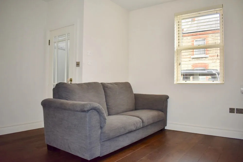 Classic 2 Bedroom Home Near the City Centre