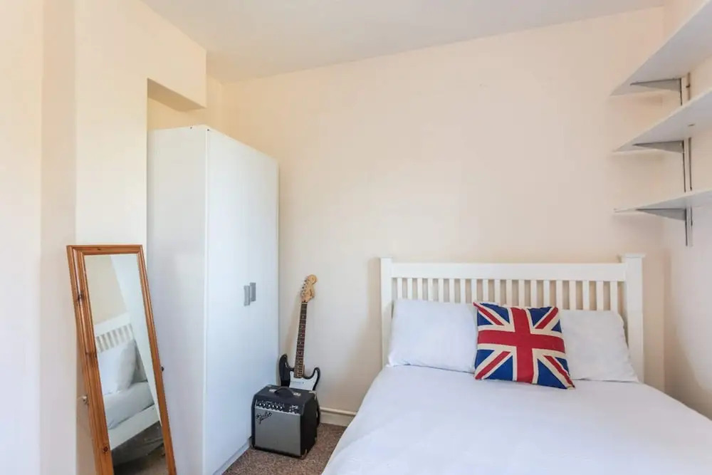 Spacious 2BD House W/private Garden - Kennington!