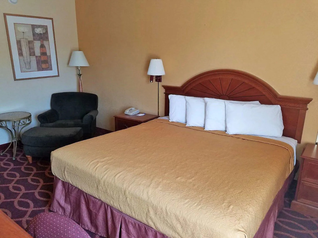 American Inn Evansville East