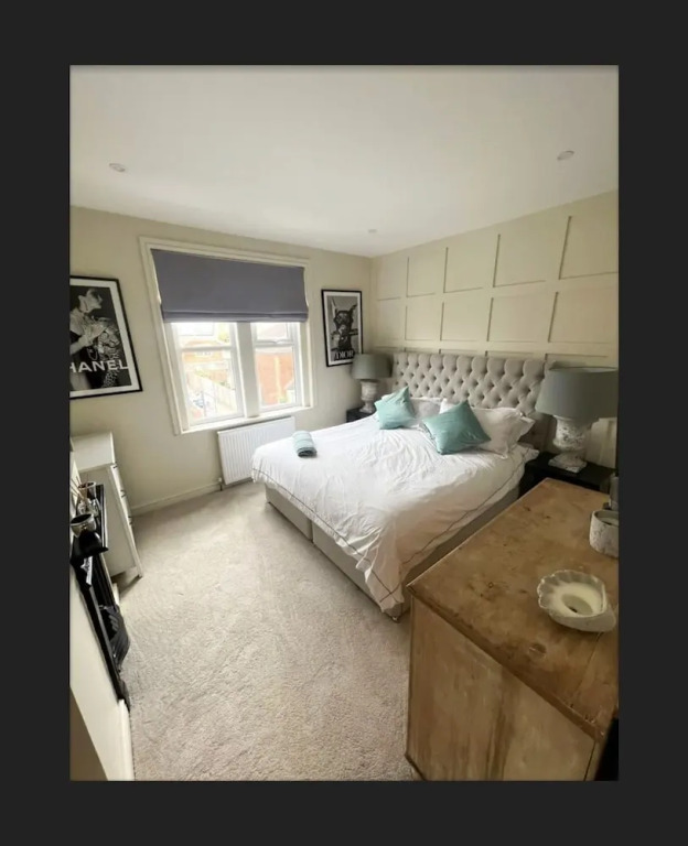 3 Bed Home - Sleeps 6, Garden, Pets and Very Central