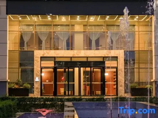 Lanou International Hotel (Guangyuan Aoti Center Branch)
