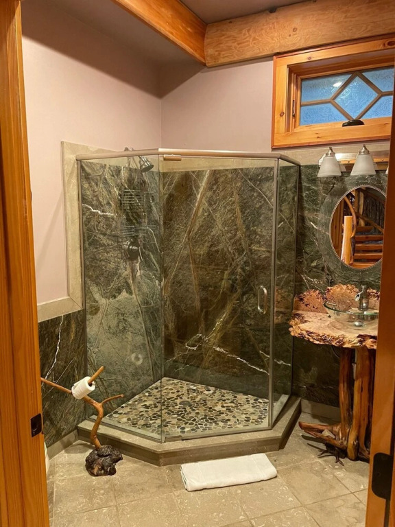 Cayuga Lodge South