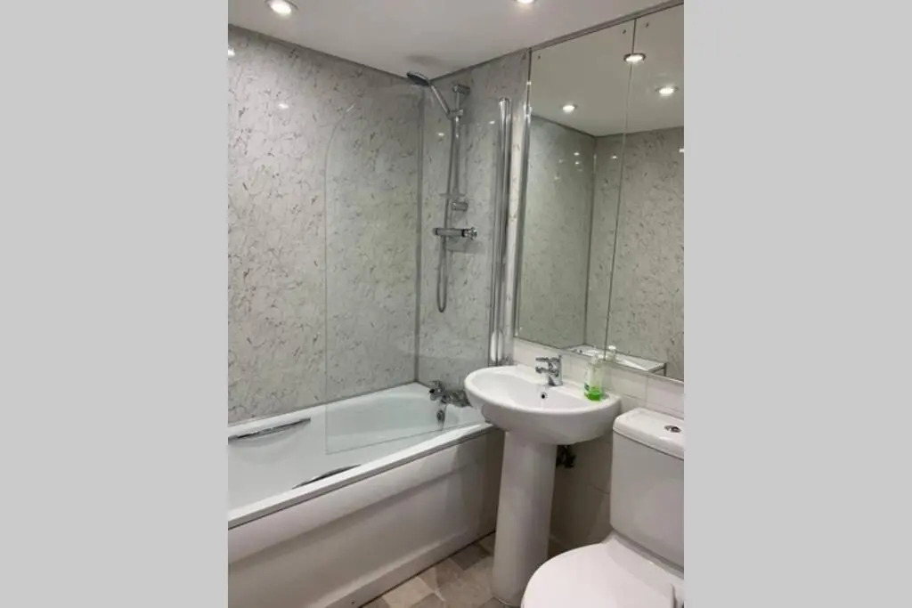 Luxury 9ine Bull Ring Apartment, Stunning city view, Free Parking, Amazing Fireplace