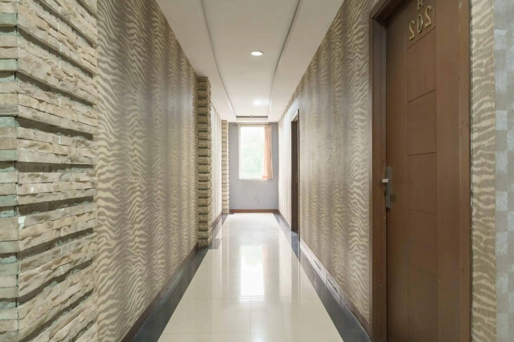 RedDoorz near City Walk Lippo Cikarang