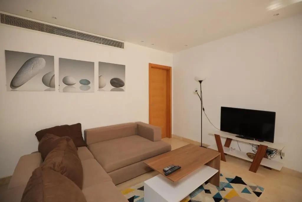TAJ HOME, exotic ground 2 bedroom, pool, Scarab