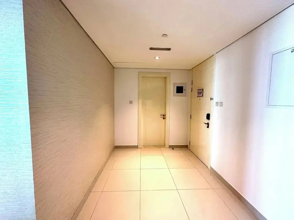 Lux BnB Upper Crest Tower I Skyline Views