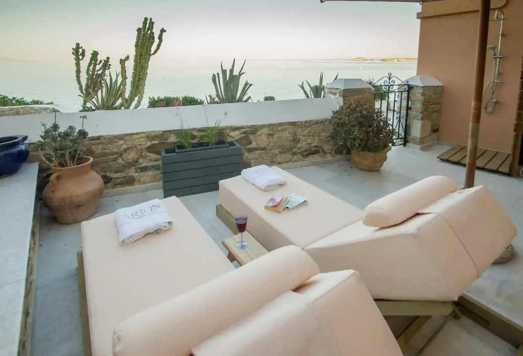 Arion Syros Luxury Rooms and Suites