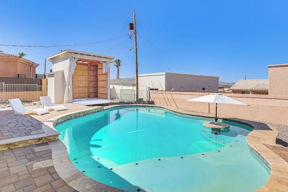 4 Mi to Beach & Boat Ramp: Lake Havasu City Abode!